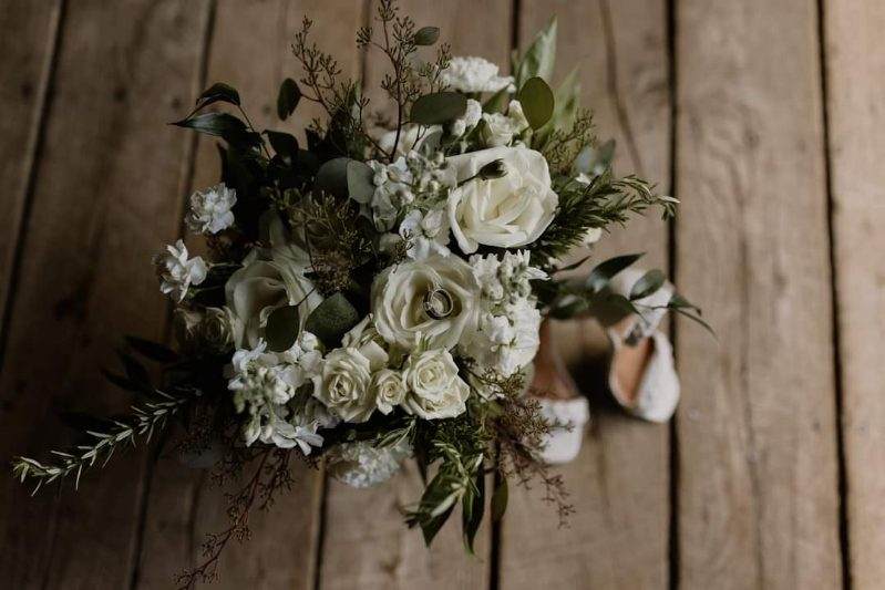 Choose Raindrops N Roses as your Wedding Florist!